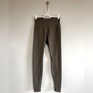 Alo leggings size medium